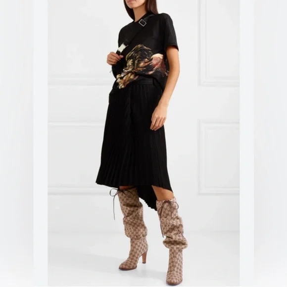 GUCCI Lisa GG Canvas Mid-Heel Boots - Picture 6 of 11